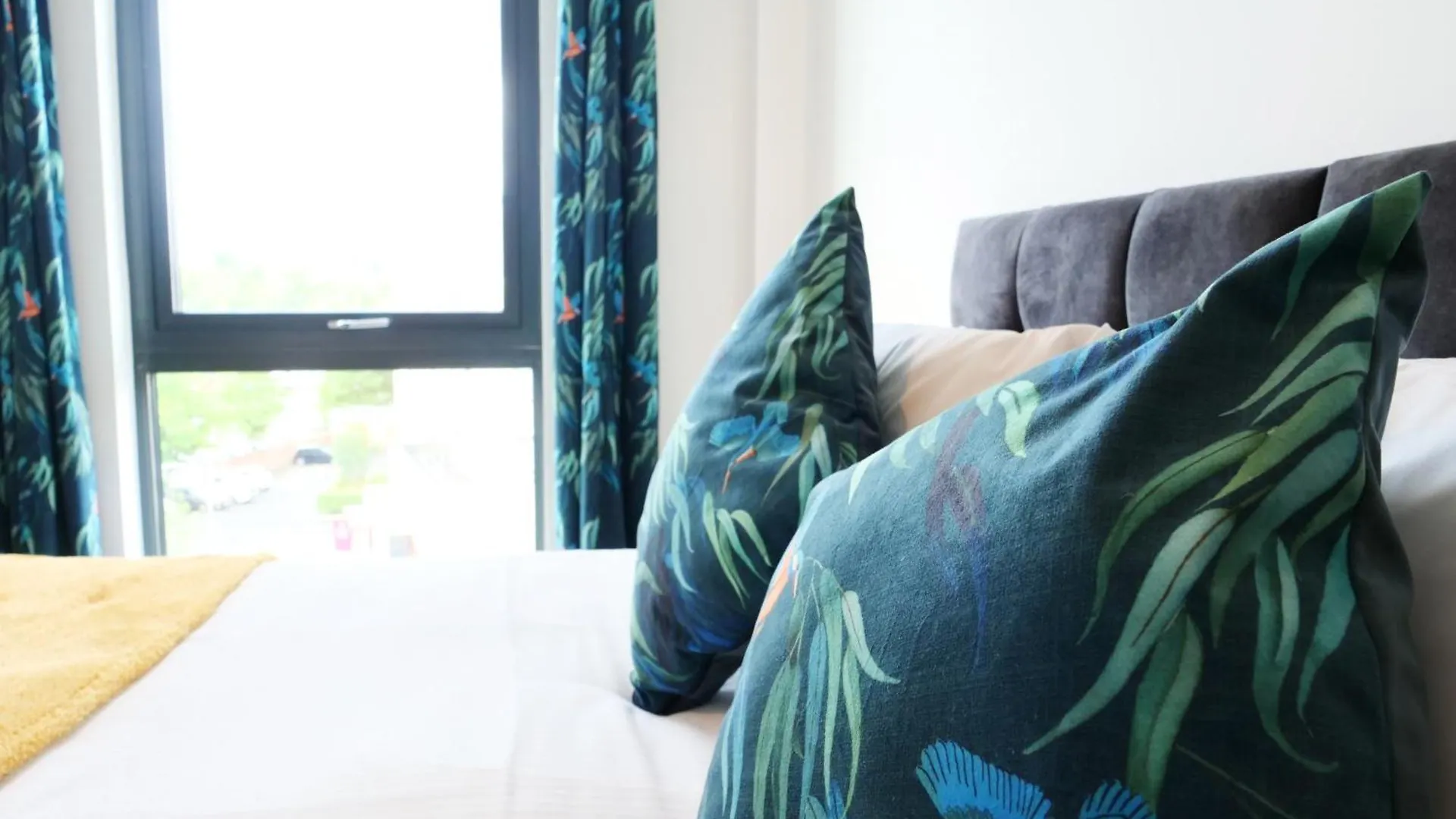 Charms At Citygate With Free Use Of Onsite Gym York Apartment