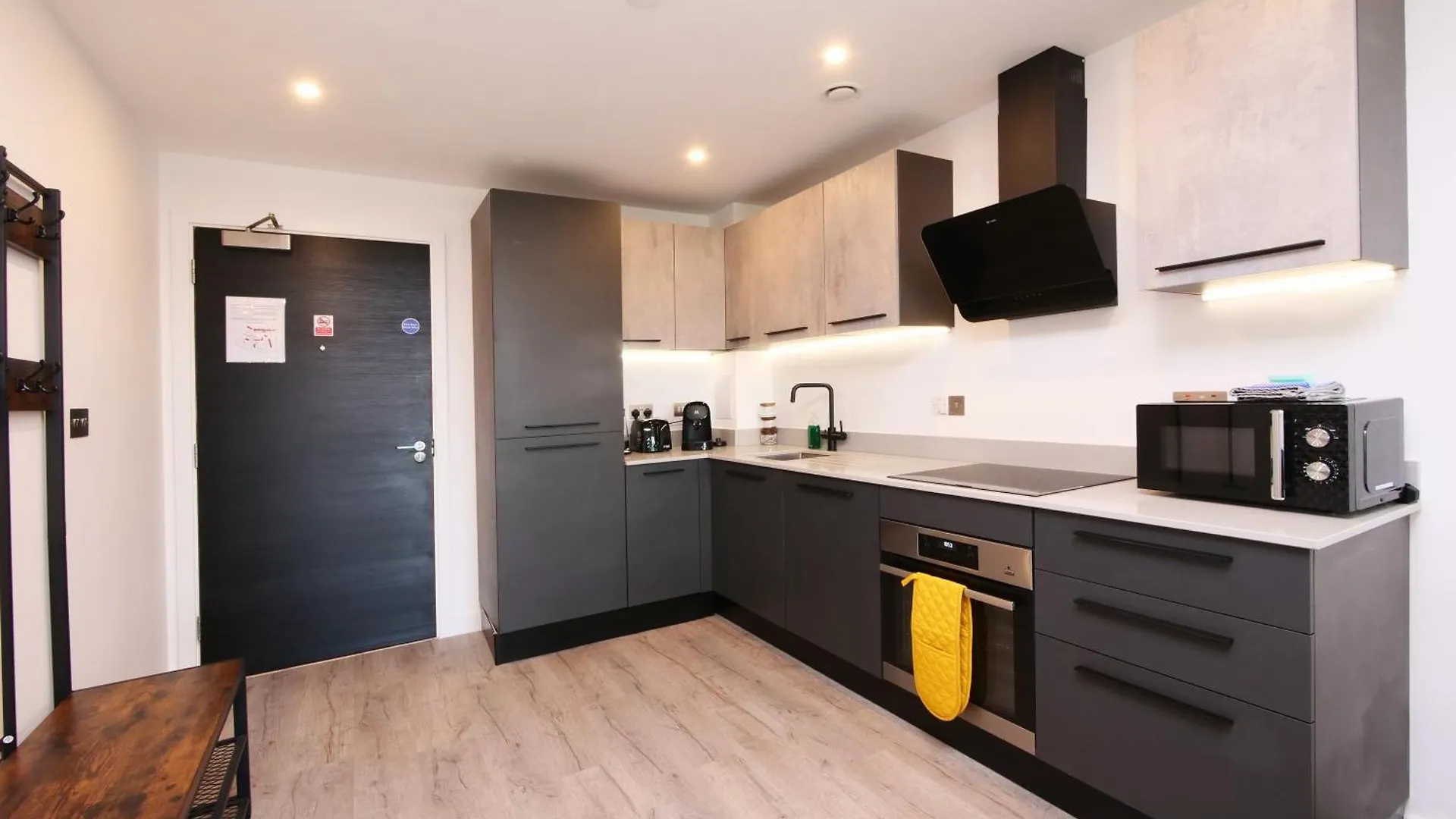 Charms At Citygate With Free Use Of Onsite Gym York Apartment